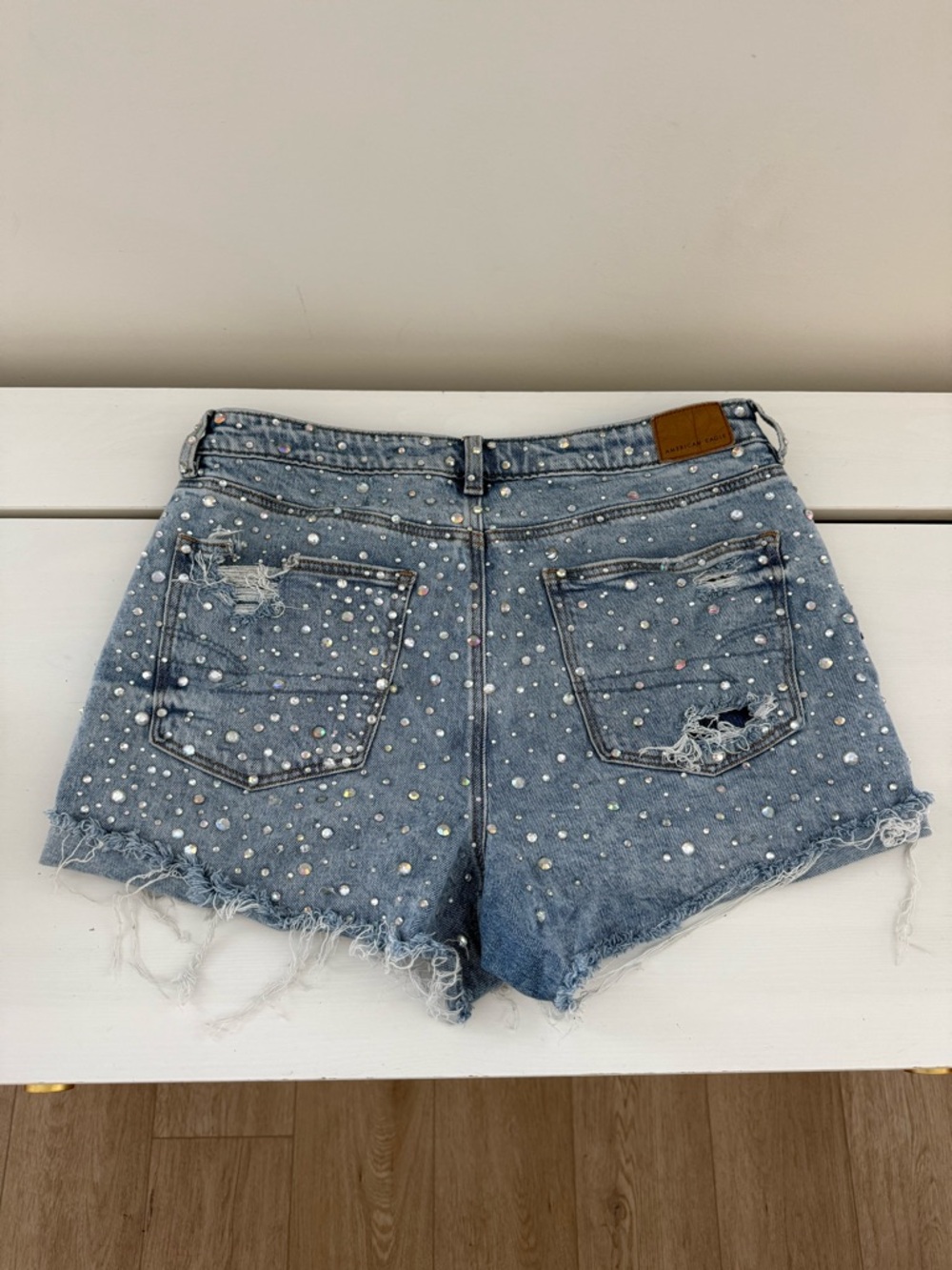 American Eagle Rhinestone Distressed Denim Shorts Size 10 Y2K Festival - Picture 2 of 7